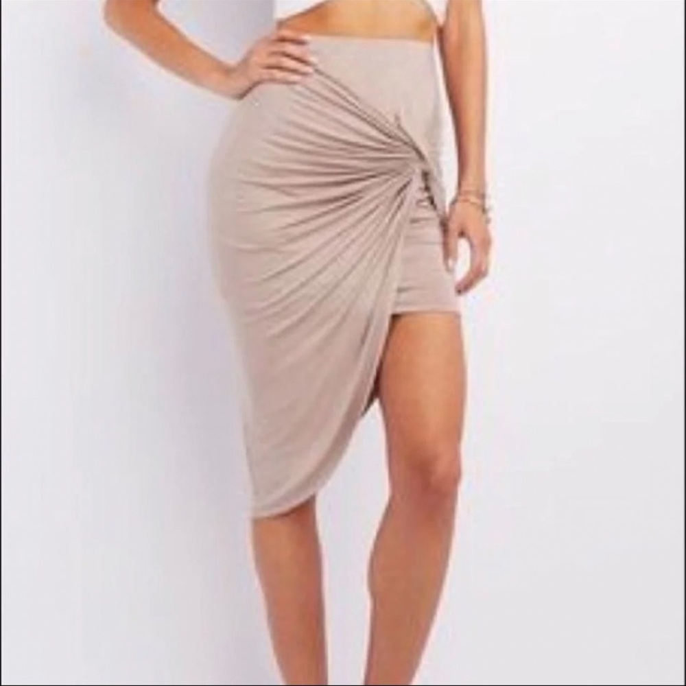 CHARLOTTE RUSSE SIDE SCRUNCH SKIRT